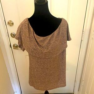 Nice dusty rose off shoulder tee.